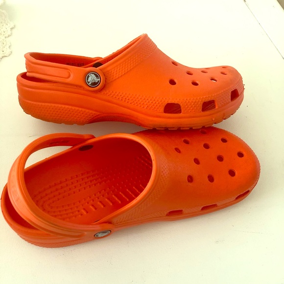 orange crocs women